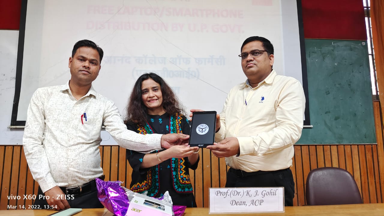 Free Tablet distribution to students of Anand College of Pharmacy